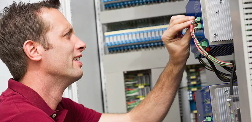 Offshore and Petroleum Facility Electrician in Columbus